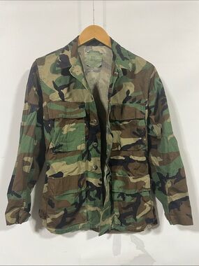 Vintage military issue Men's Woodland Camo Field Jacket - Green/Brown
